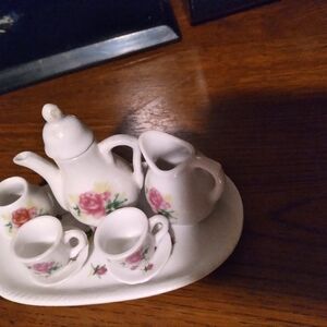 Tiny tea set LG crystal bowl sm heart shaped crystal